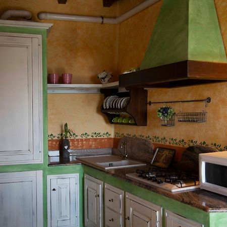 Casa Vacanze Le Tre Casette アメーリア エクステリア 写真