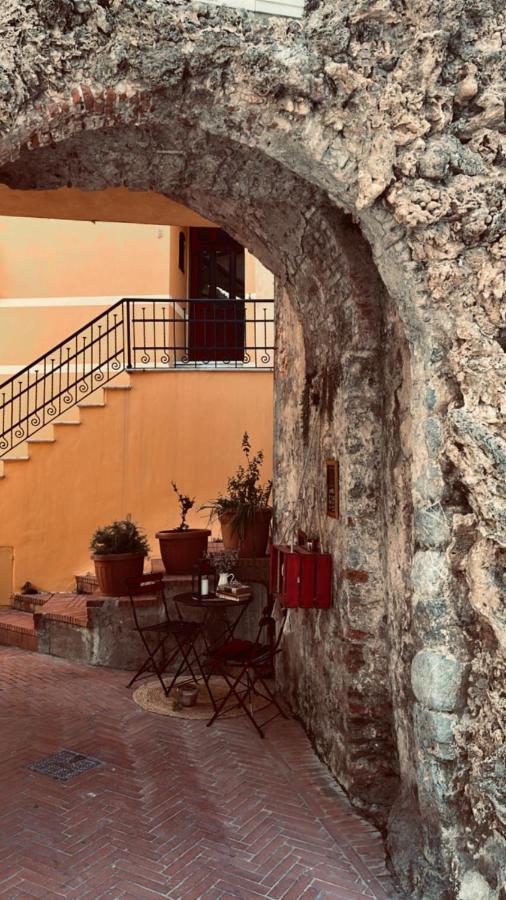 Casa Vacanze Le Tre Casette アメーリア エクステリア 写真