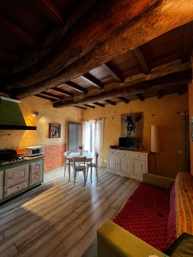 Casa Vacanze Le Tre Casette アメーリア エクステリア 写真